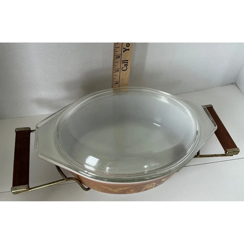 Pyrex Vintage Casserole Early American 1.5 QT Oval Brown Gold with Cradle Lid
